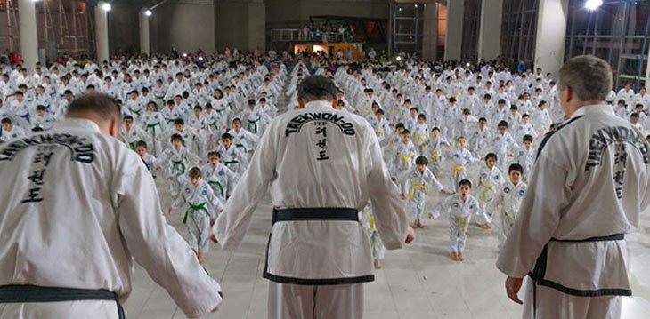 Technical Seminar for Color Belts and Black Belts in Peru by Grand Master Hwang Ho Yong