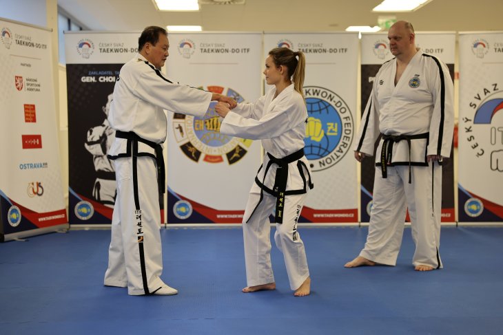 Online International Technical Seminar by GM Hwang Ho Yong